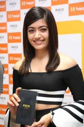 Rashmika Mandanna At Happi Mobiles Launch 9