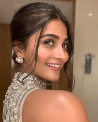 Pooja Hegde Looking Beautiful In Saree 3