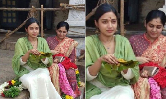 nivetha thomas temple visit