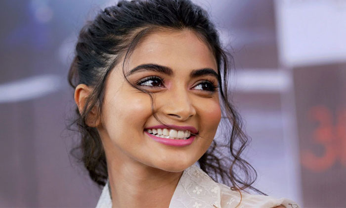 pooja hegde drunk driving 123 telugu