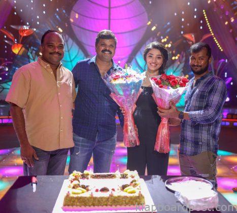 Krithi Shetty Birthday Celebrations On The Sets Of Aa Ammayi Gurinchi Meeku Cheppali 2