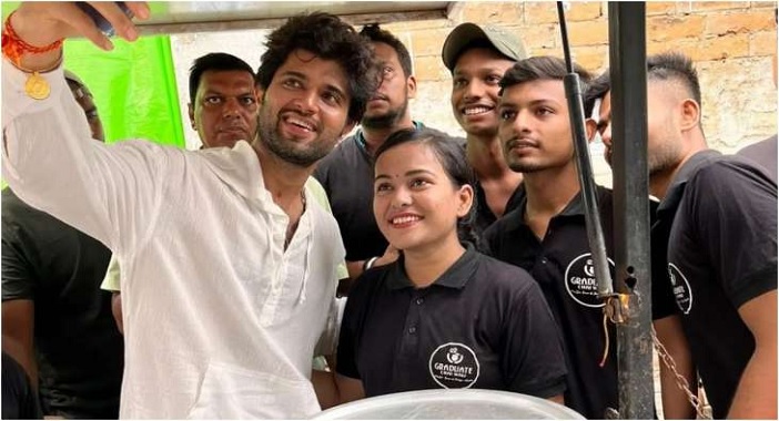 Why Vijay Deverakonda is a synonym for simplicity?