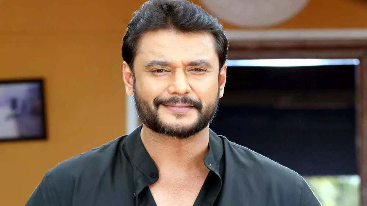 Darshan Thoogudeepa faints in Bengaluru jail