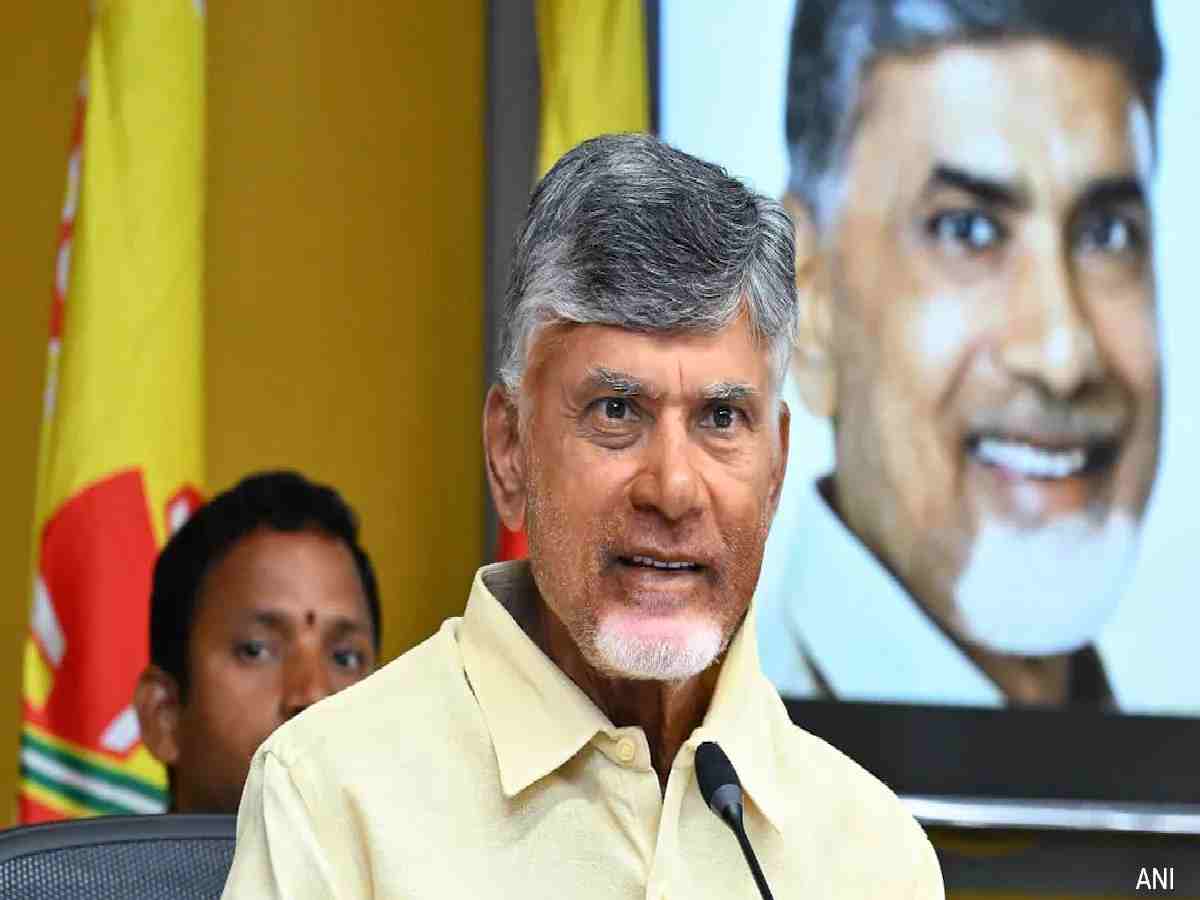 Chandrababu Naidu Surprises 108 Health Staff with New Year Surprise!