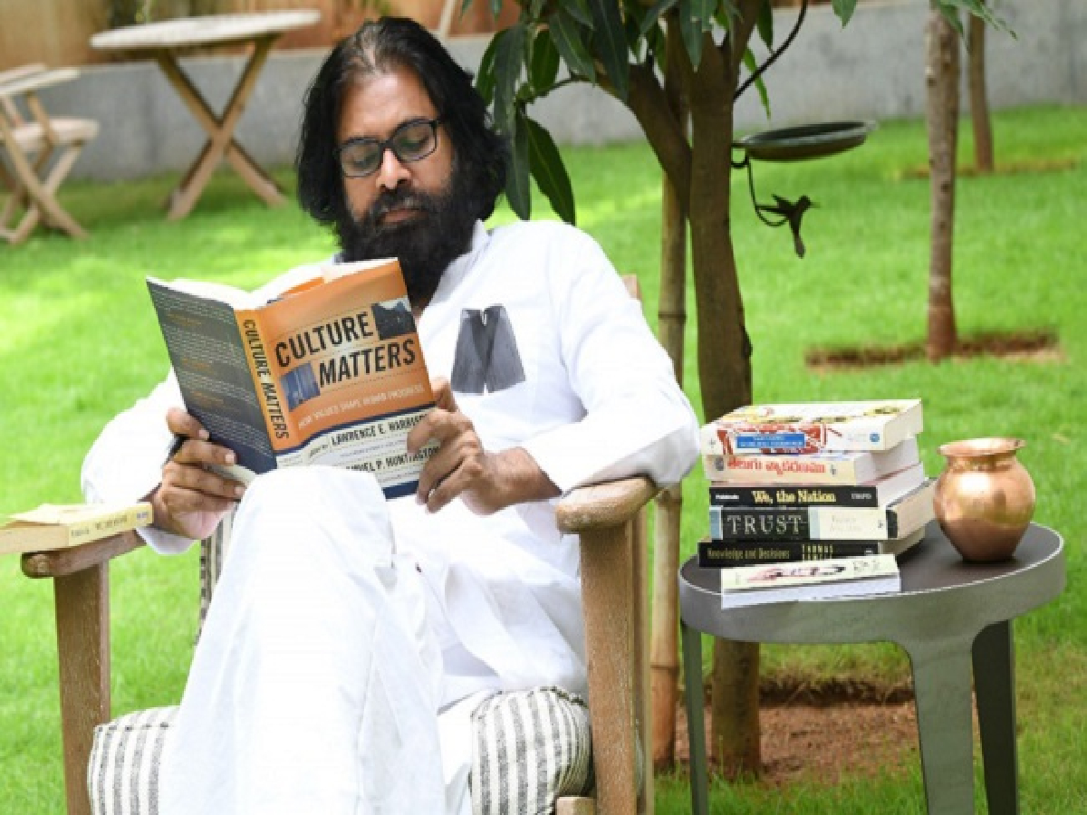 Pawan Kalyan’s Big Book Purchase leaves everyone speechless!